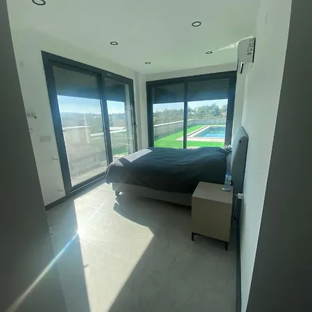 Bellevue Villa *